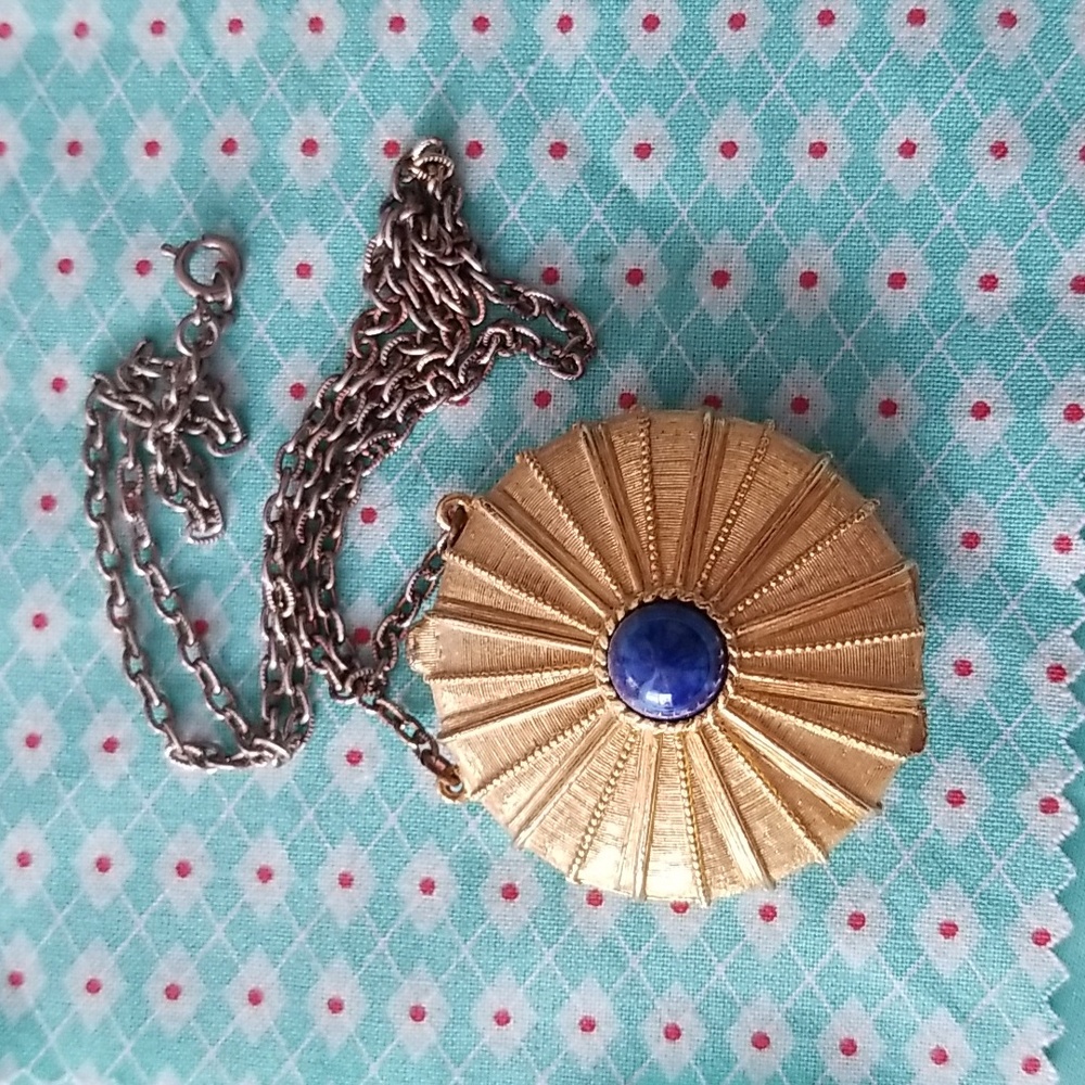 Vintage 1970s Estee Lauder Perfume Compact